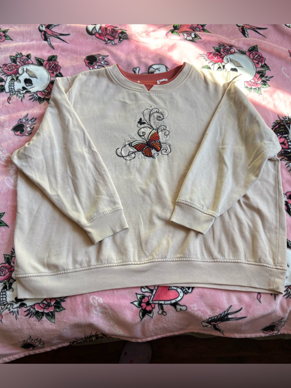 Women’s Butterfly Crewneck Size 2x